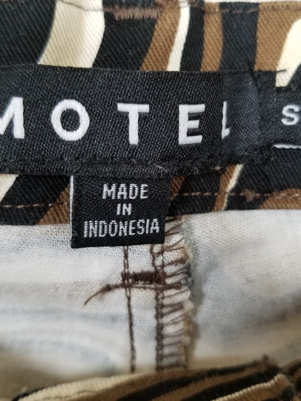 Motel Rocks Zoven Flare Trouser In 70's Ripple Size Small - Picture 6 of 6